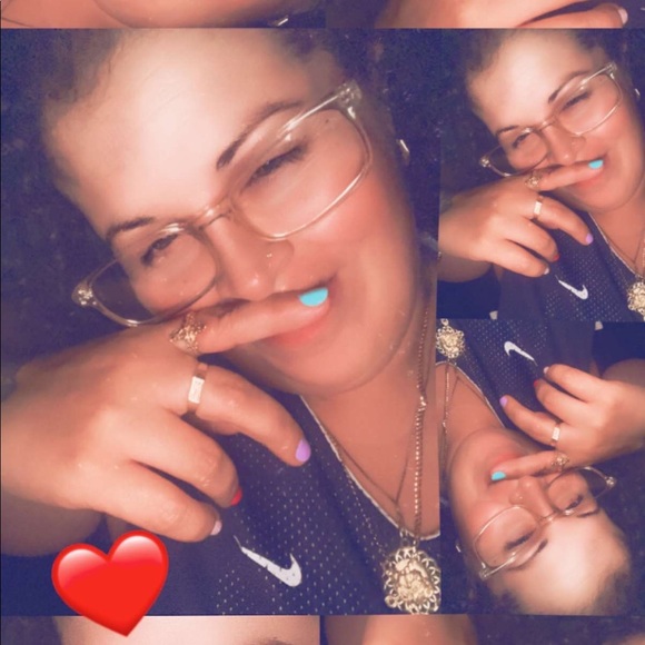 Meet your Posher, Natasha - Picture 1 of 9